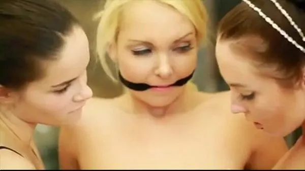 Grandi Trio lesbo teenager | Guarda altri videovideo calorosi