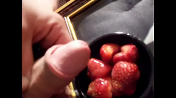 Большие STRAWBERRY теплые видео