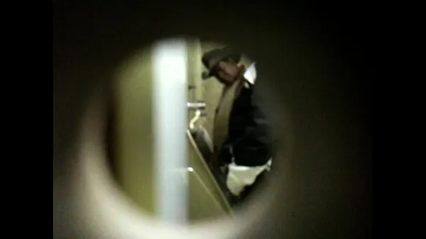 Veliki bathroom spy 001 topli videoposnetki