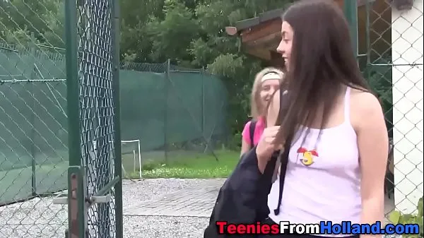 Isoja Tiny tennis teen fingered lämpimiä videoita