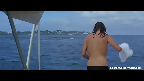 大きなJacqueline Bisset in The Deep 1977温かい動画