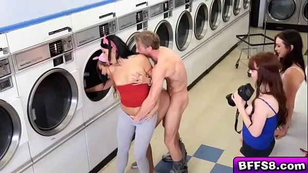 بڑے Naughty babes hot group fuck at the laundry گرم ویڈیوز