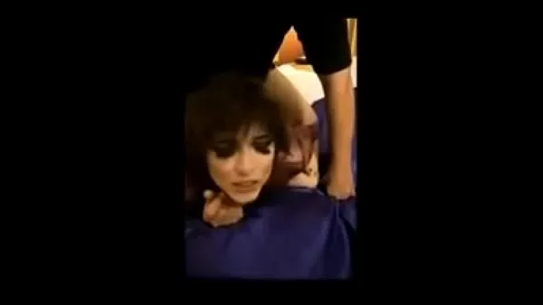 大きなSissysが仕事をしている温かい動画