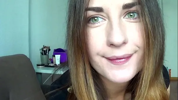 วิดีโอยอดนิยม Camilla Moon - shows her toungie รายการใหญ่