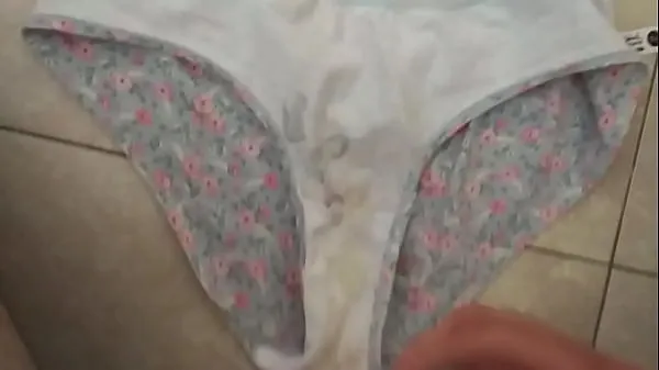 cum on my wife's panties 1 Video hangat Besar