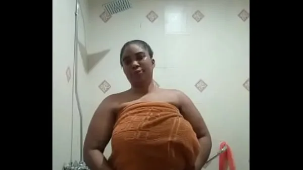 Grandes Sexy bbw envía su cuarto de baño desnudovídeos cálidos