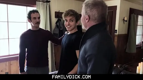 Grandes Cute Twink é arado por seu padrasto e seu avô vídeos calorosos