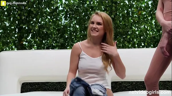 Veľké Teens With Perfect Bodies Have Incredible Threesome teplé videá