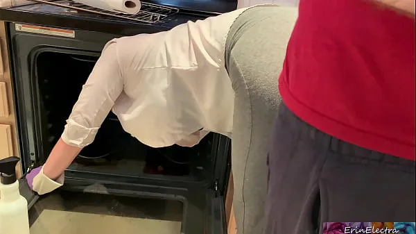 Big Stepmom is horny and stuck in the oven - Erin Electra warm Videos
