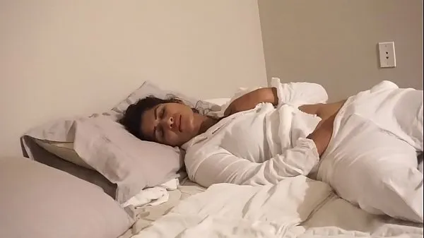 Duże Desi Bhabi fucks herself in bed - Maya ciepłe filmy