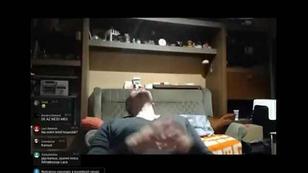 Hungarian guy spits himself on live stream (foreplay Video hangat Besar