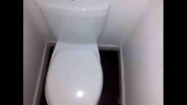 Große Toilette pissenwarme Videos