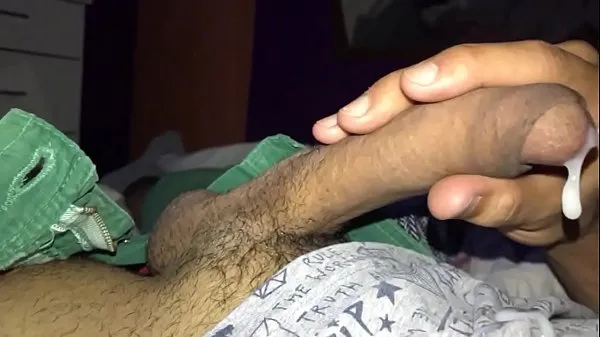 Große Handjob im Bettwarme Videos