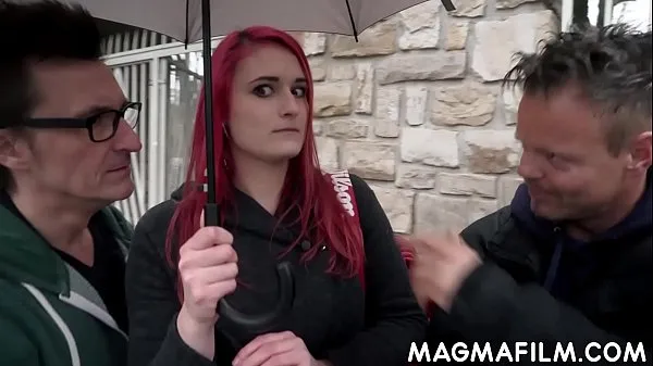 Nagy Redhead amateur slut gets her first DP meleg videók