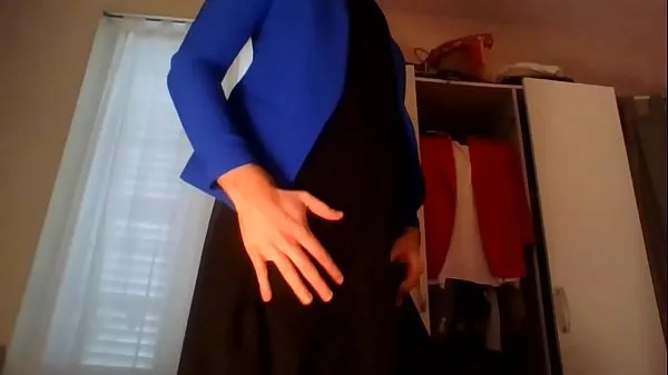 Stora Young amateur cross dresser secretary teasing and masturbating in red hot trench, sexy blue blazer and beautiful black dress varma videor