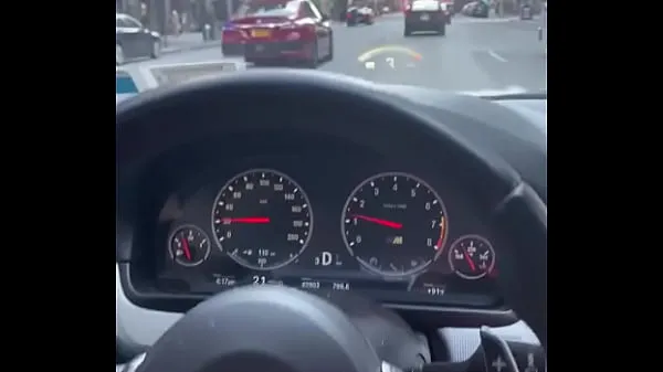 Isoja NYC Road Head in a BMW M5 Times Square lämpimiä videoita