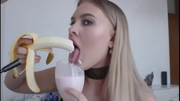 Grandes ASMR Siren - Banana and Yogurt vídeos calorosos