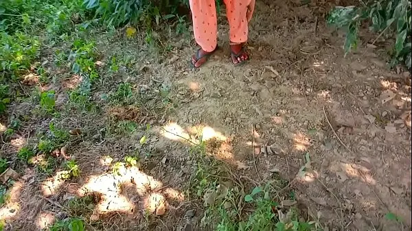 Big Indian Aunty Outdoor Caught warm Videos