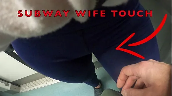大 My Wife Let Older Unknown Man to Touch her Pussy Lips Over her Spandex Leggings in Subway 温暖的视频