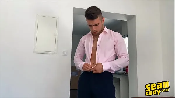 Velká Euro Stud (Thony) Grey Delivers A Big Load After Lots Of Edging And Covers His Abs With Cum - Sean Cody vřelá videa