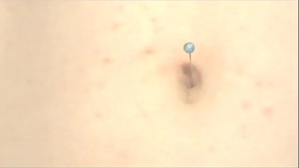 Grote in her belly button warme video's