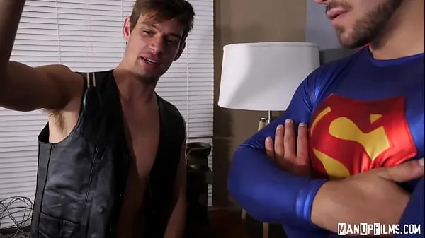 Grosses Superman Dante Colle domine le méchant Michael Delray! Cosplay Chasteté vidéos chaleureuses