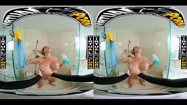 مقاطع فيديو رائعة Busty Blonde MILF Robbin Banx Seduces Step Son In Shower رائعة