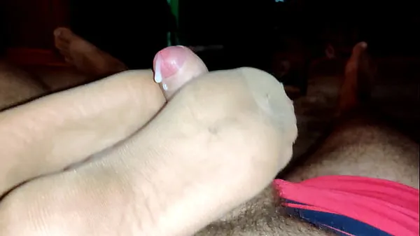 बड़े footjob with dirty feet and stockings makes me cum गर्मजोशी भरे वीडियो