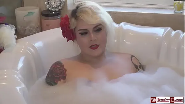 Trans stepmom Isabella Sorrenti anal fucks stepson Video hangat besar