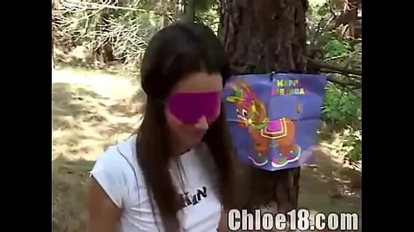 Große Teenie-Mädchen draußen im Wald - Chloe 18warme Videos