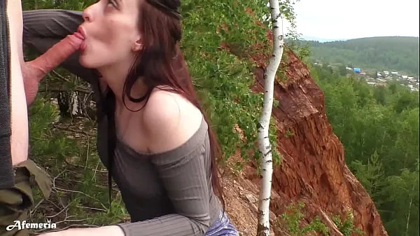 Isoja Sensual Deep Blowjob in the Forest with Cum in Mouth lämpimiä videoita