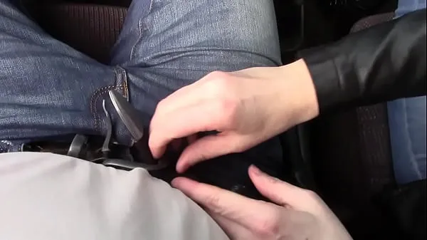 크고 Handjob in the car 6 따뜻한 동영상