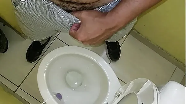 Another piss at work Video hangat besar