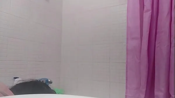 Grandes Madura espanhola milf se masturbando no chuveiro com seu período e enfiando uma escova em sua buceta. Fetichismo, menstruofilia. Filas e parafilias. Leyva Hot ctdx vídeos calorosos