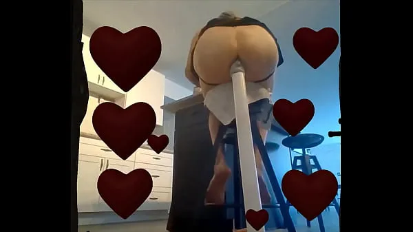 Grote DILDOSTICK PENETRATION IN THE KITCHEN warme video's