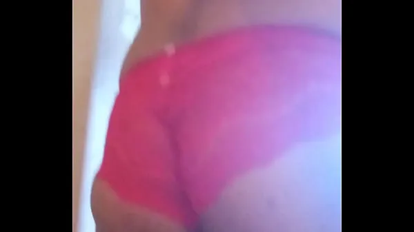 Girlfriends red panties Video hangat besar