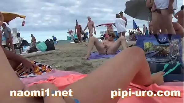 girl masturbate on beach Video ấm áp lớn