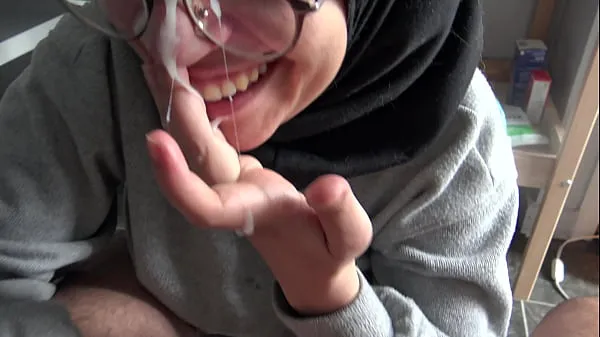 بڑے A Muslim girl is disturbed when she sees her teachers big French cock گرم ویڈیوز