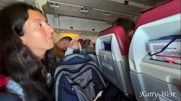 Store Risky extreme public blowjob on Plane varme videoer