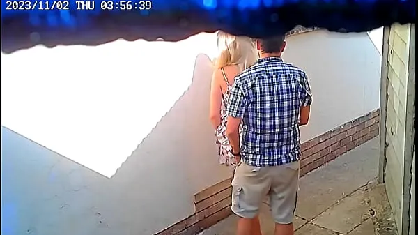 大 Daring couple caught fucking in public on cctv camera 温暖的视频