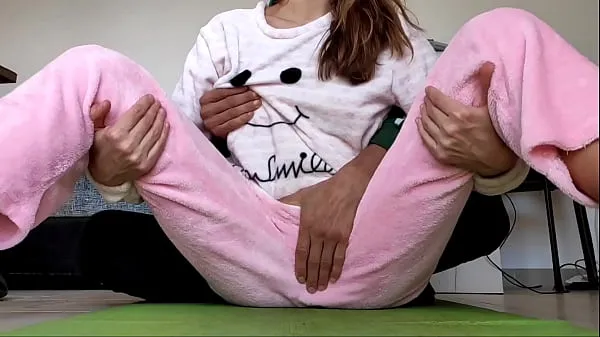 Veľké asian amateur real homemade teasing pussy and small tits fetish in pajamas teplé videá
