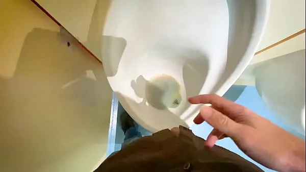 Velká jjreilly79 has a nice quick wee in a public urinal vřelá videa